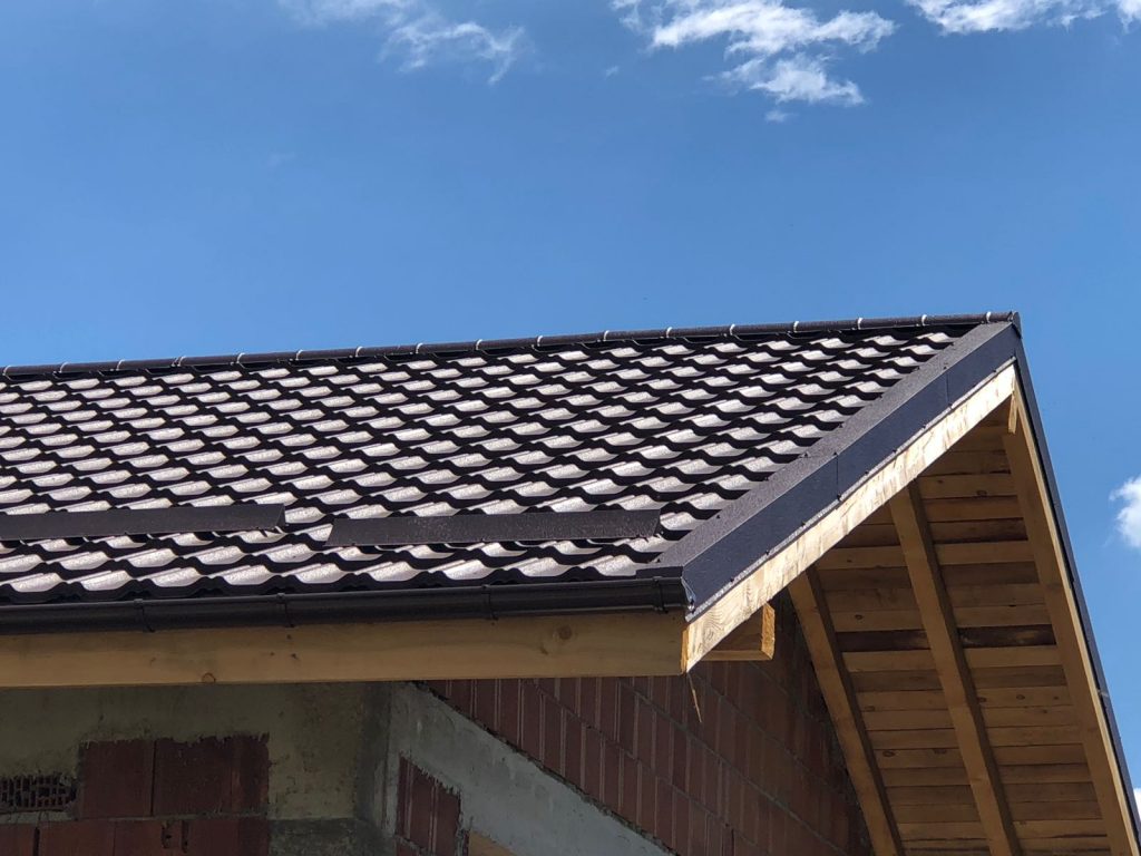 Casa cu acoperis din tigla metalica Celesta TectumSteel Cluj-Napoca